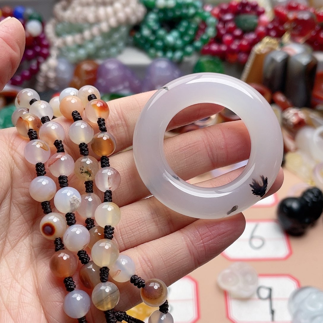 玛瑙/玉髓颈饰合金娟*