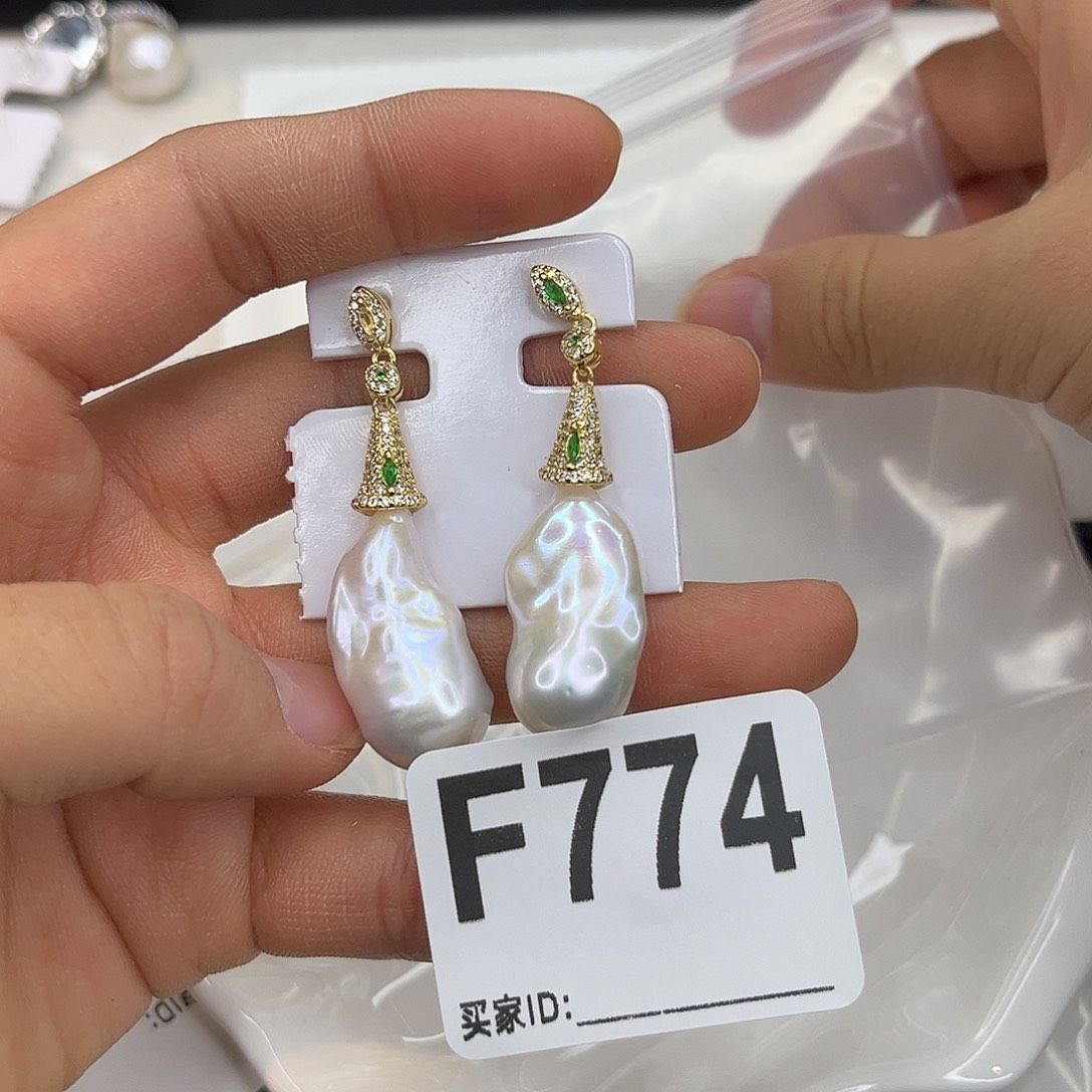淡水珍珠合金耳饰
