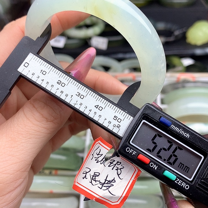 蛇纹石玉手镯未镶嵌954