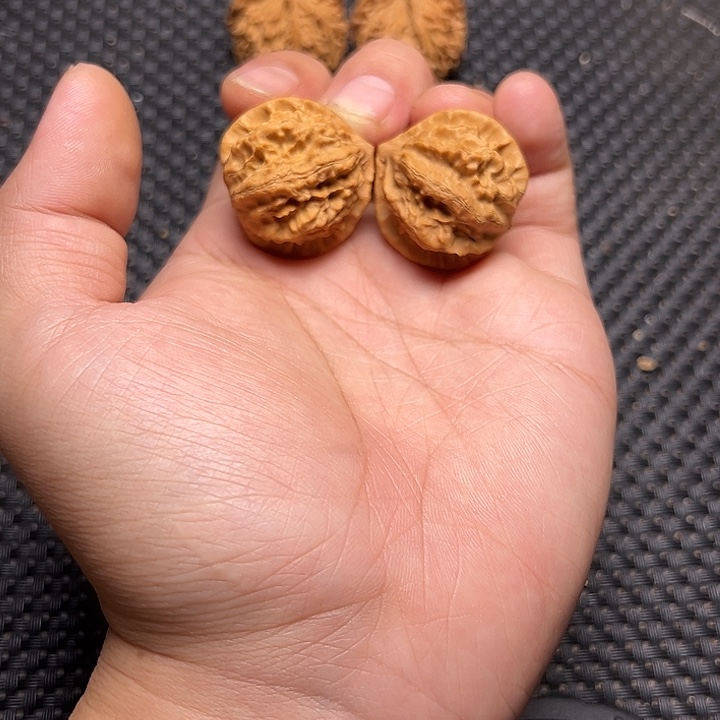 文玩核桃吊坠小蝴蝶