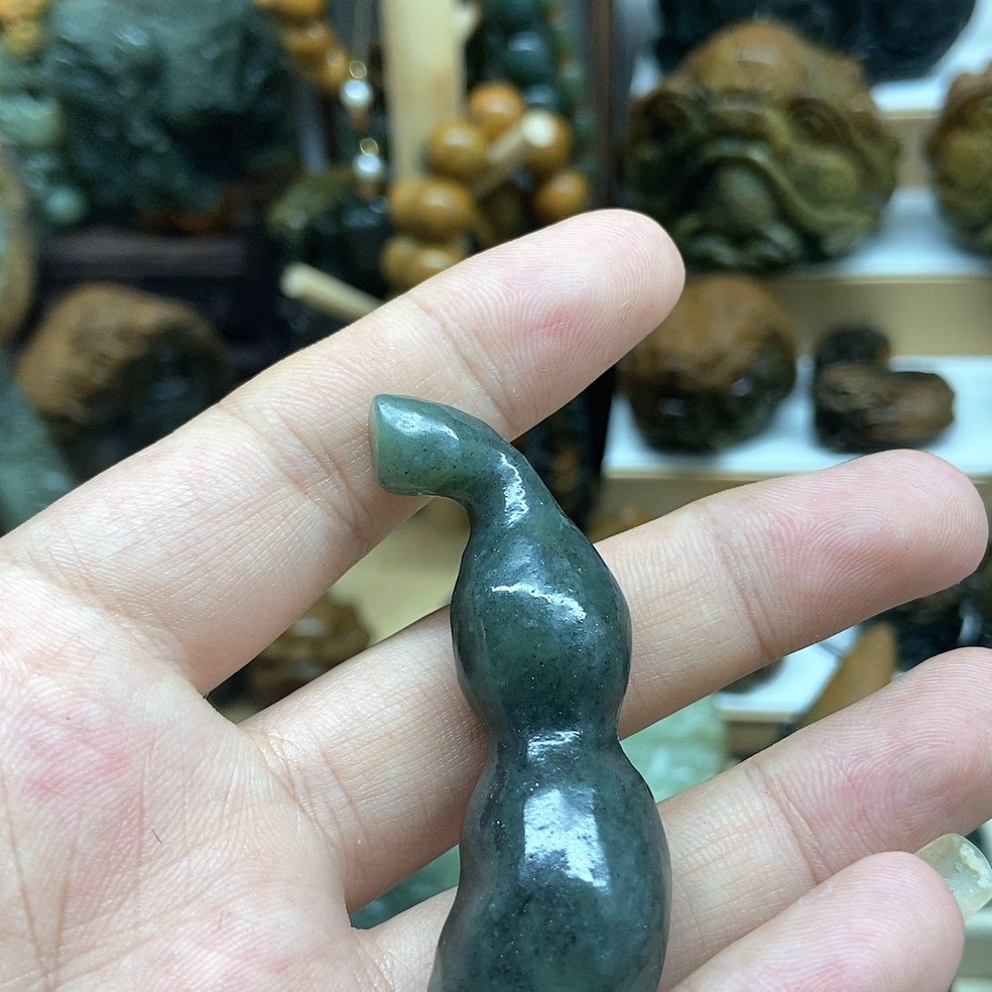 岫岩河磨玉（透闪石质玉）把件未镶嵌