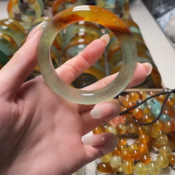 向***南蛇纹石玉未镶嵌手镯