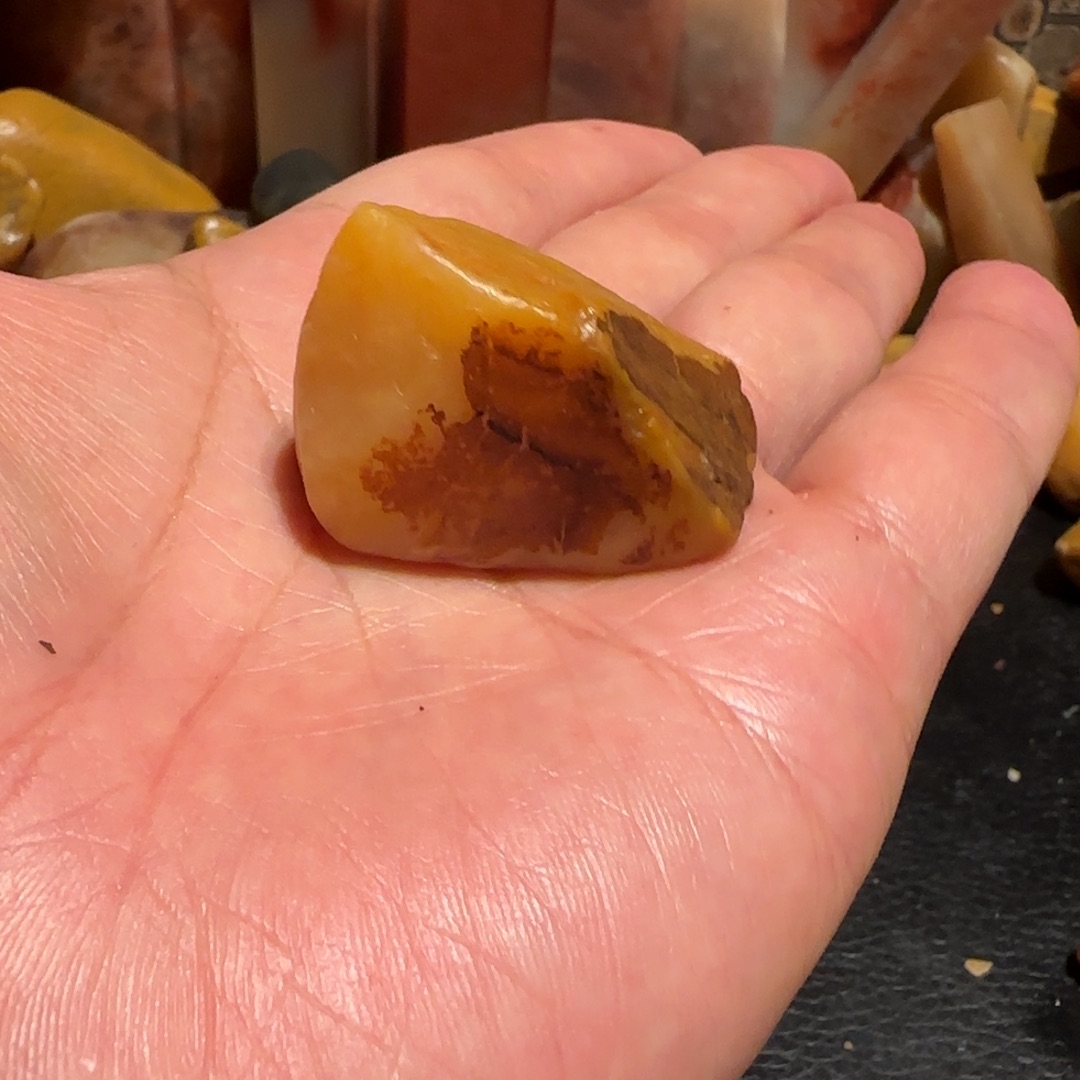 秦****老挝石田黄．．．．．．，