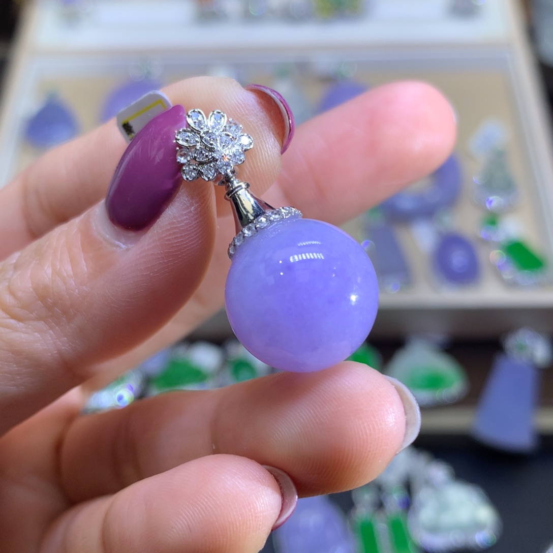 翡翠颈饰18K金镶嵌翡翠