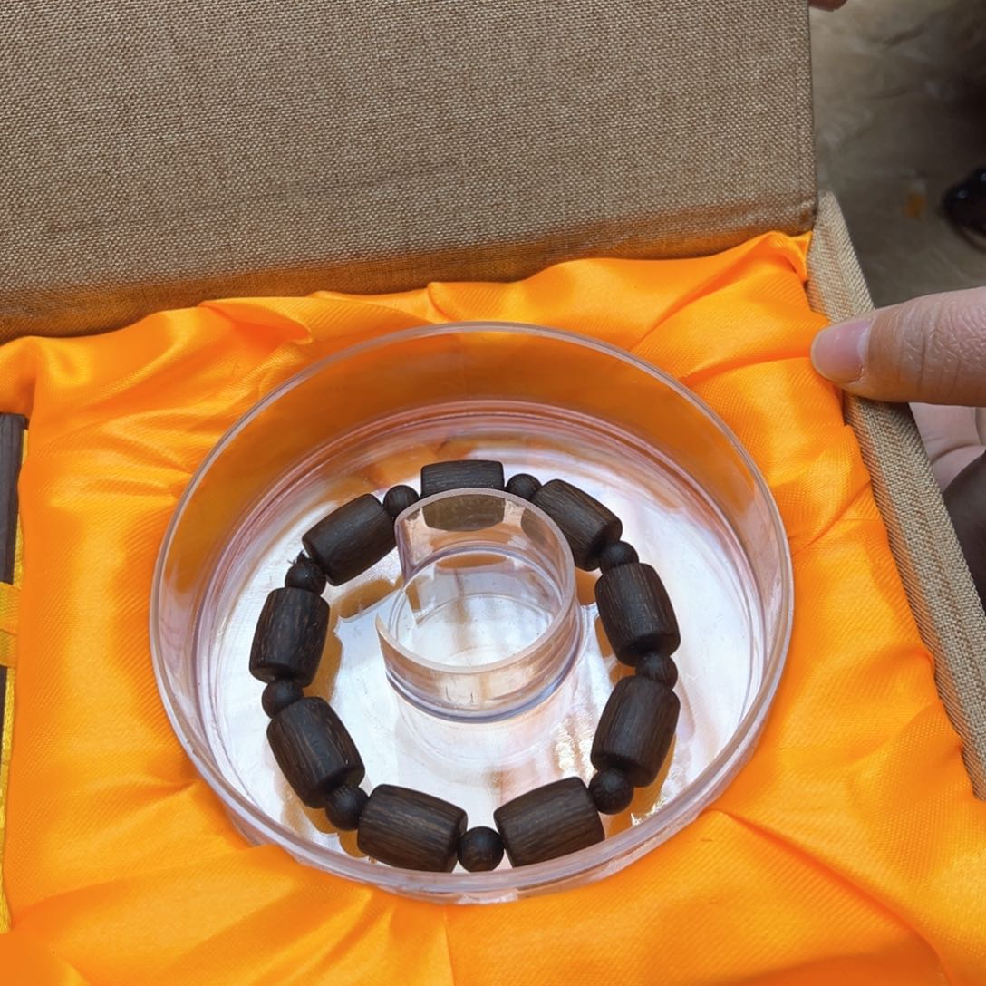 大叶紫檀（黑酸枝木类）