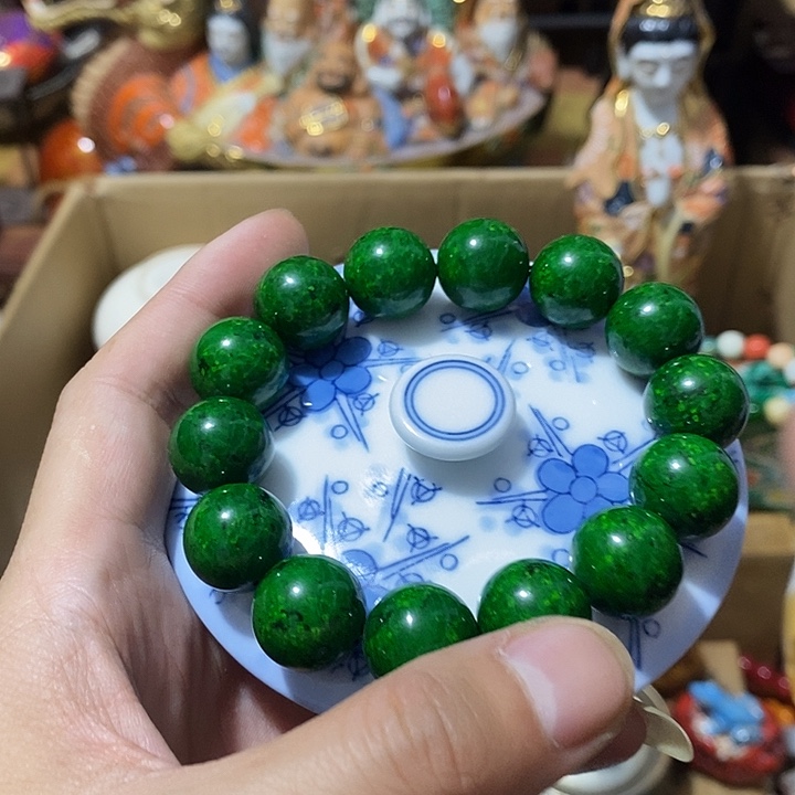 瓷器工艺精湛精细