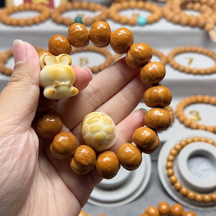 ღ****手串猴头核桃17泡芙屁桃