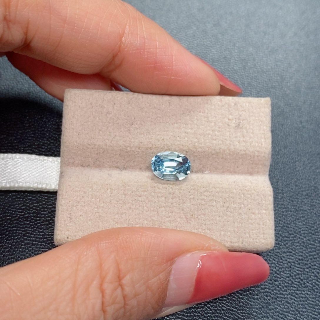 海蓝宝石裸石未镶嵌1.2克拉