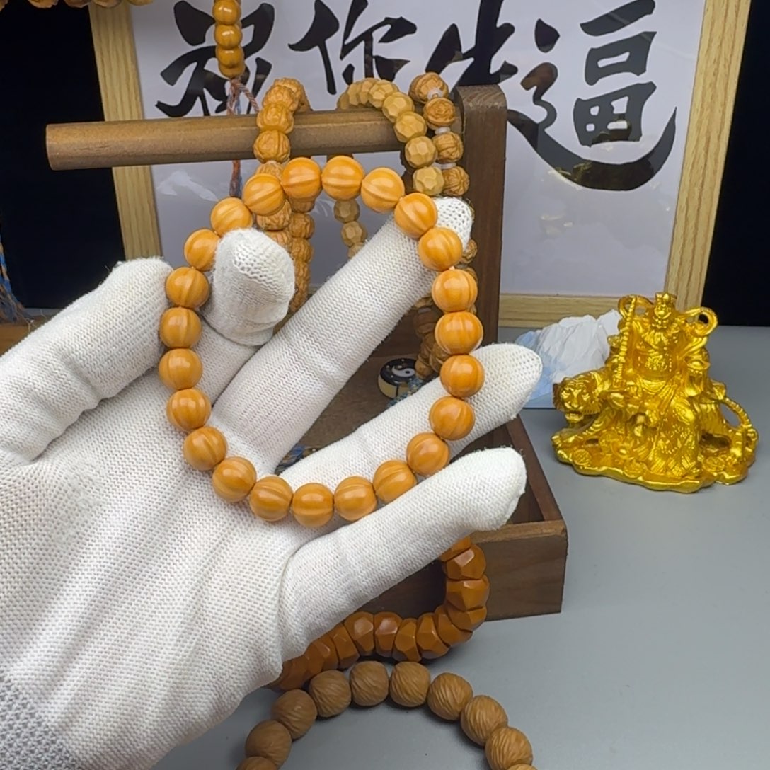 猴头核桃吊坠鲨鱼背