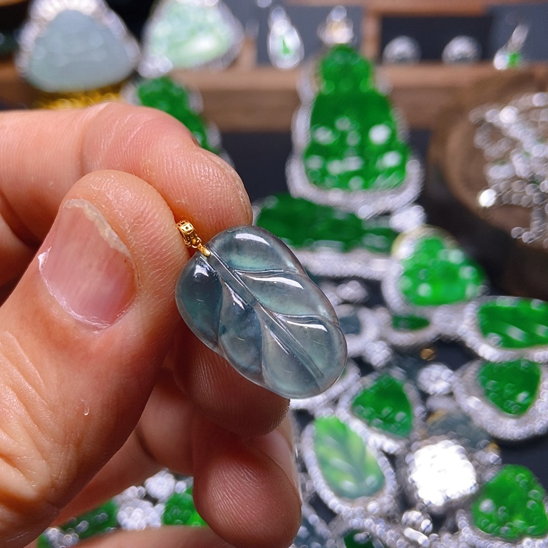 翡翠吊坠(不含链)18K金镶嵌288吊坠