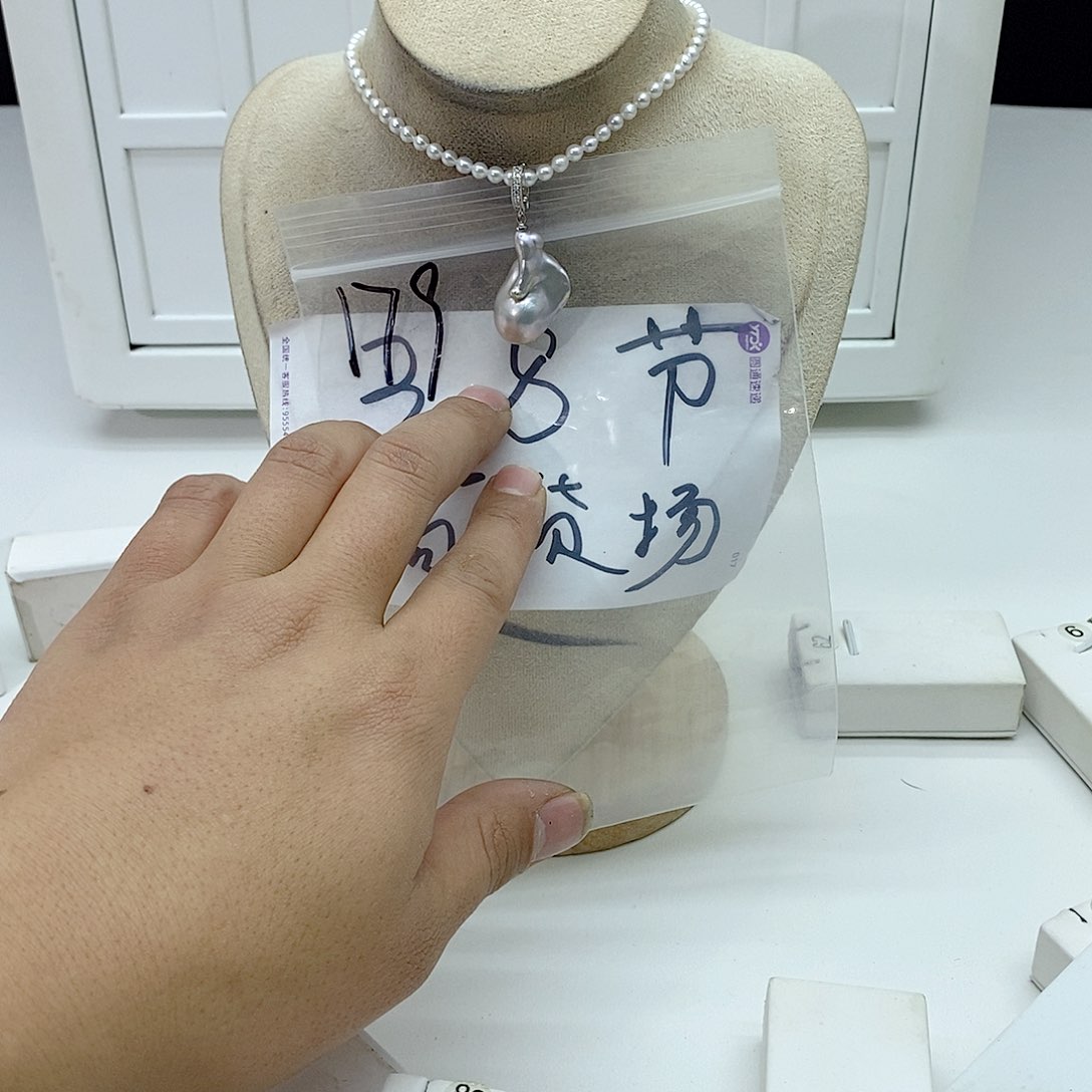 淡水珍珠颈饰合金