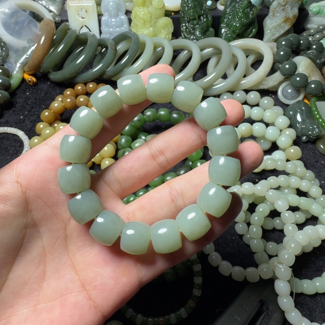 和田玉未镶嵌手串