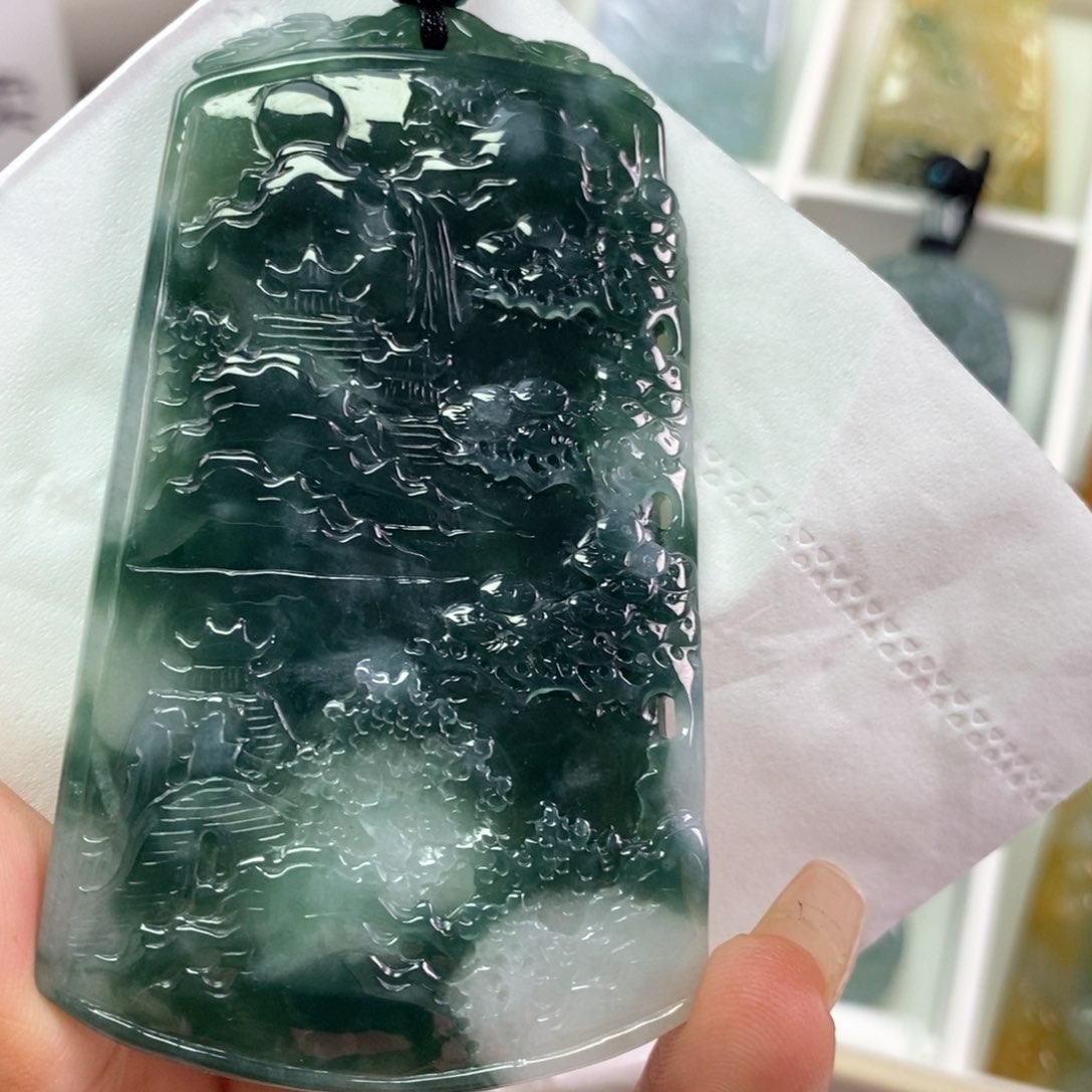翡翠挂件未镶嵌翡翠