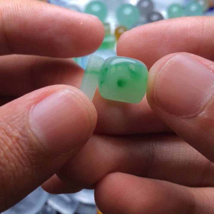 未镶嵌定制翡翠挂件