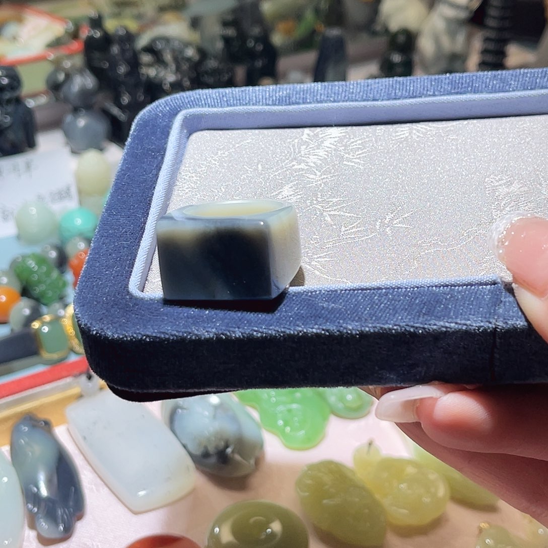 和田玉未镶嵌戒指