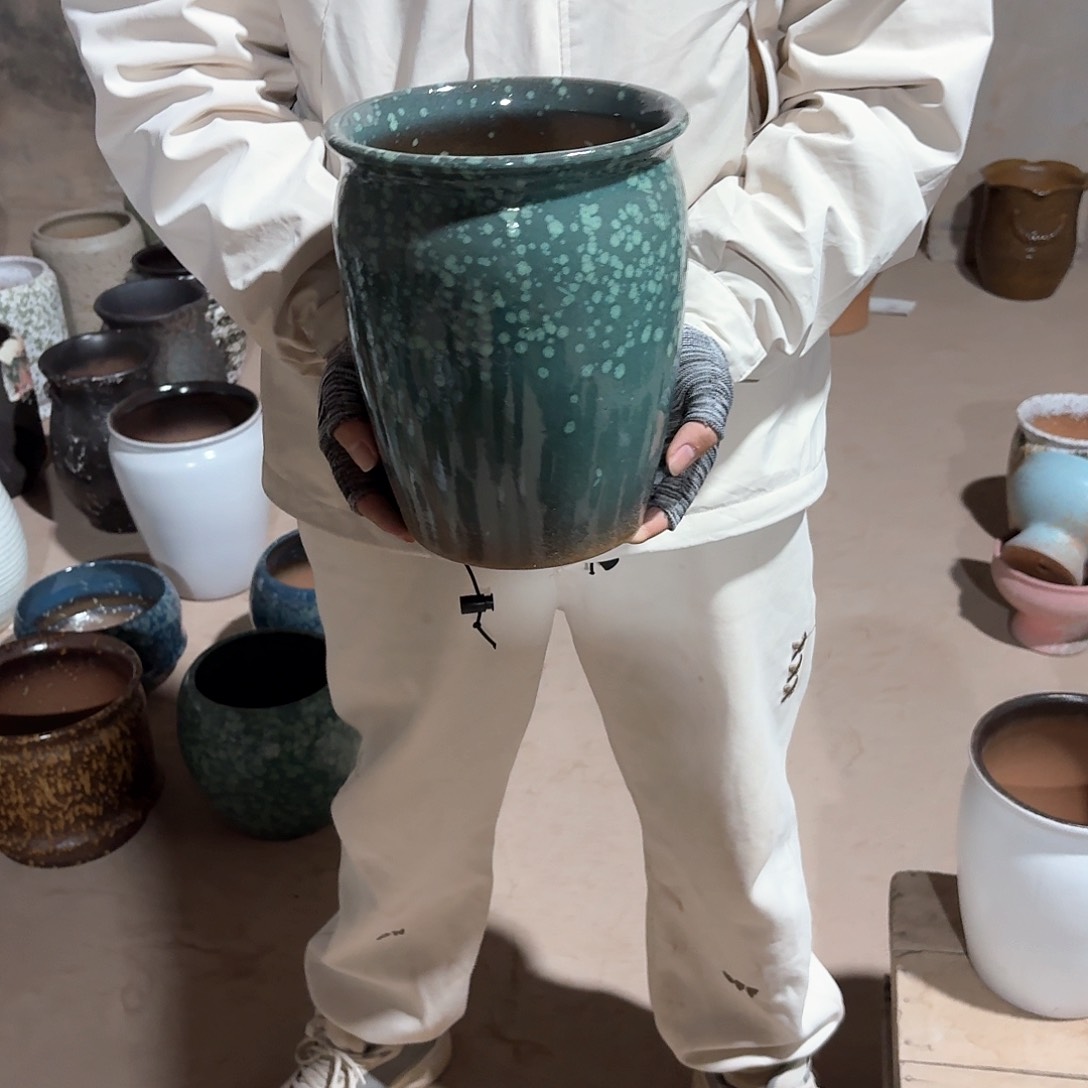 紫砂花盆口20高25一个