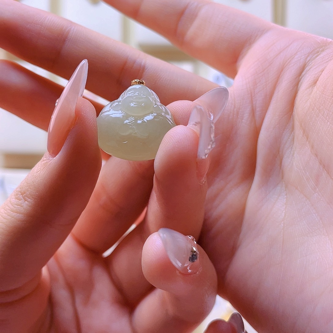 和田玉吊坠(赠链)18K金镶嵌安*心