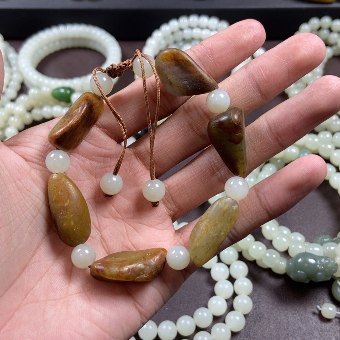 未镶嵌和田玉把件