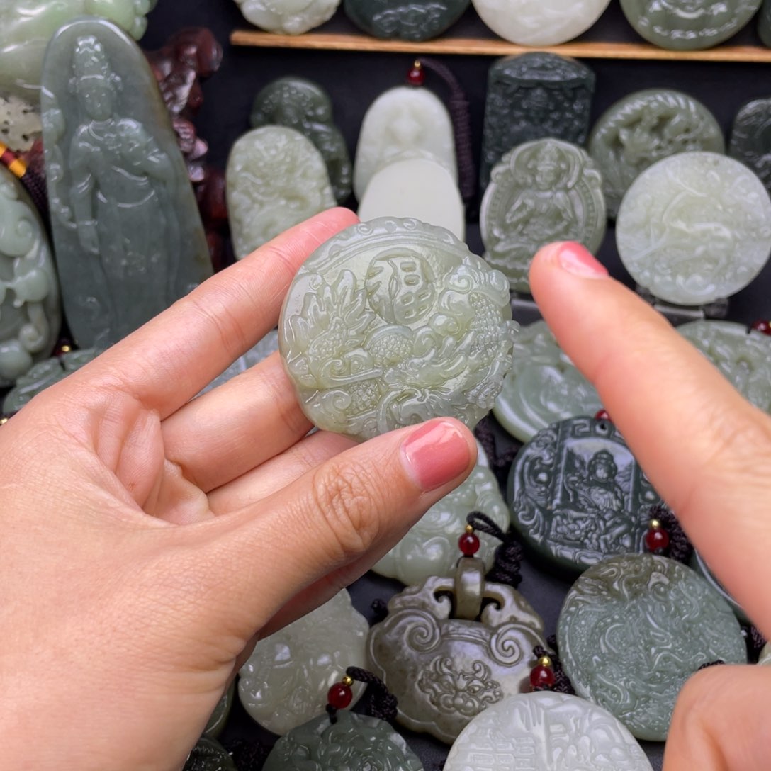 和田玉颈饰未镶嵌