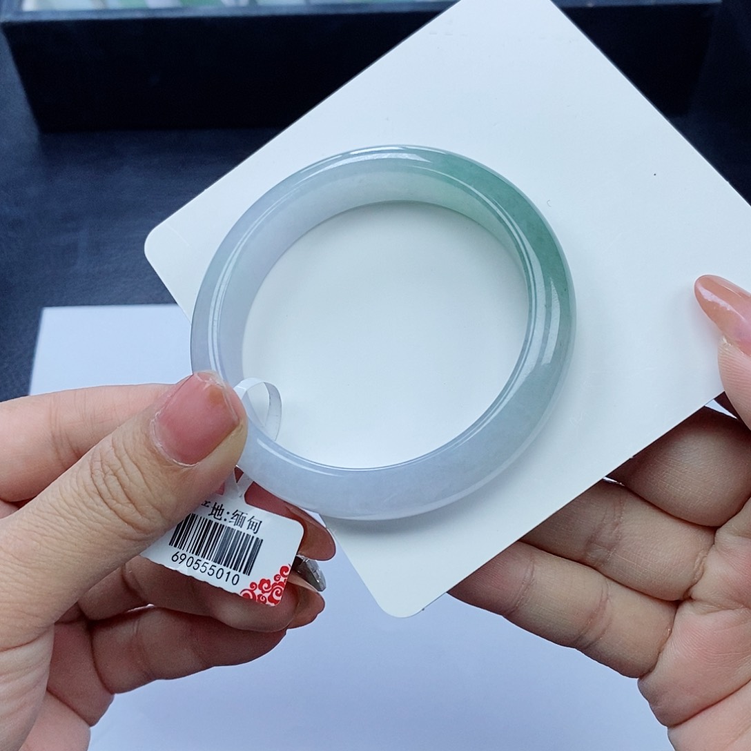 翡翠手镯未镶嵌54.5圈口