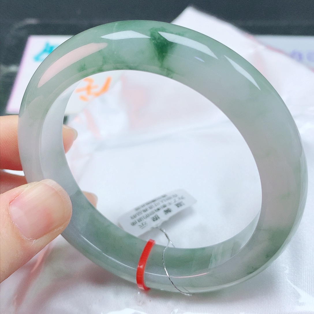 翡翠手镯未镶嵌58圈