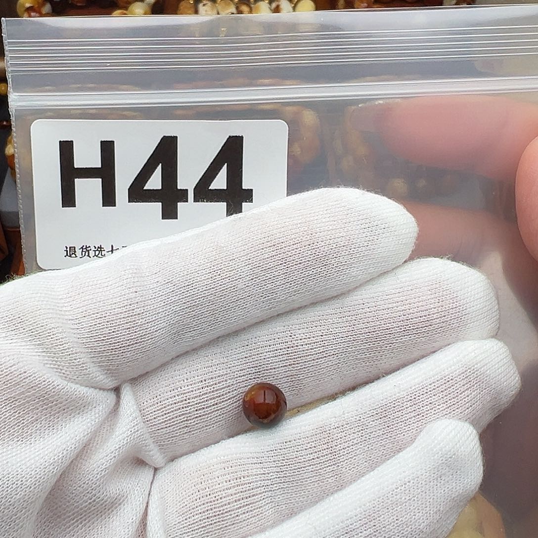 布***依琥珀未镶嵌裸石圆珠8