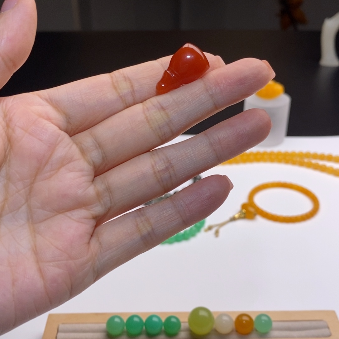 南红玛瑙未镶嵌颈饰