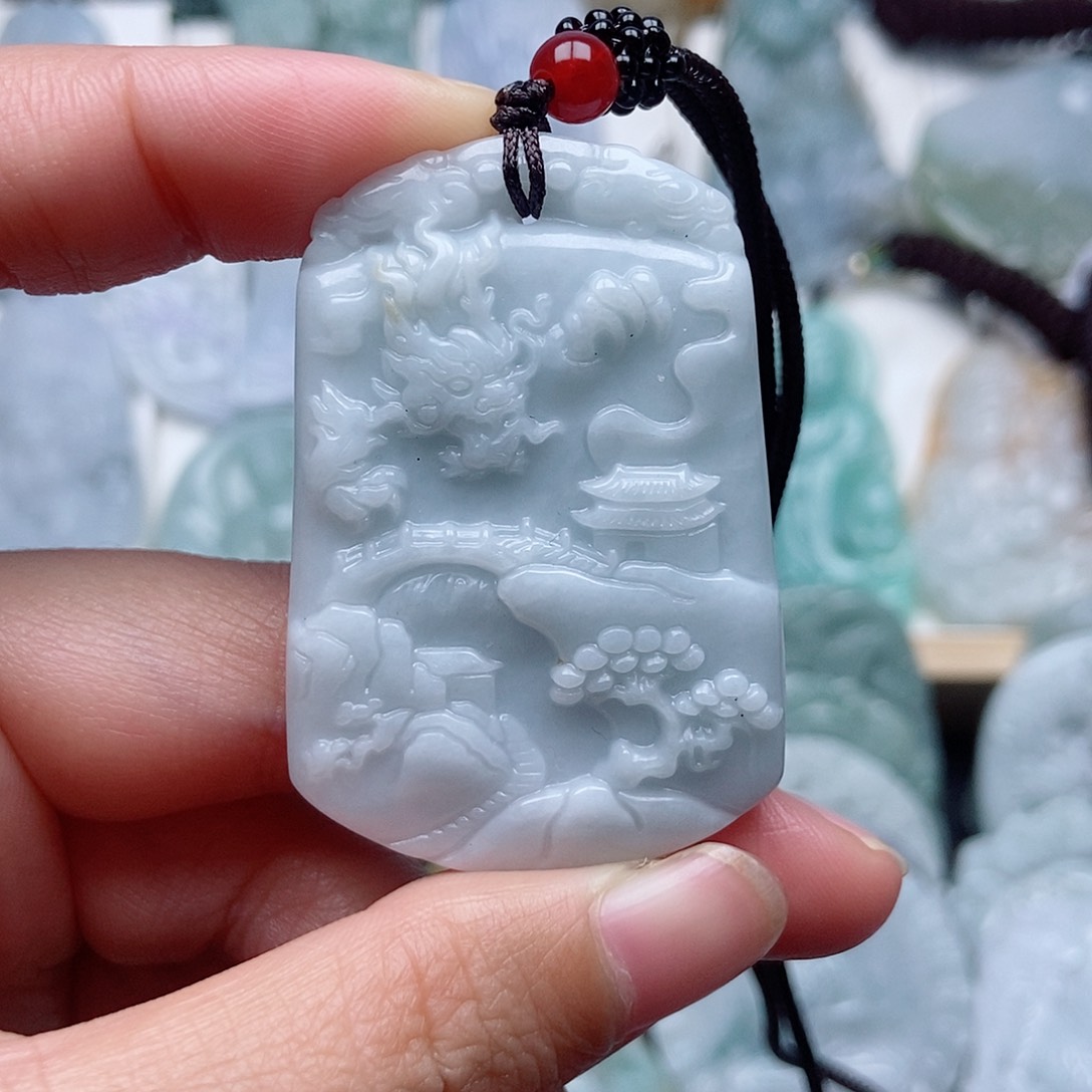 翡翠颈饰未镶嵌翡翠
