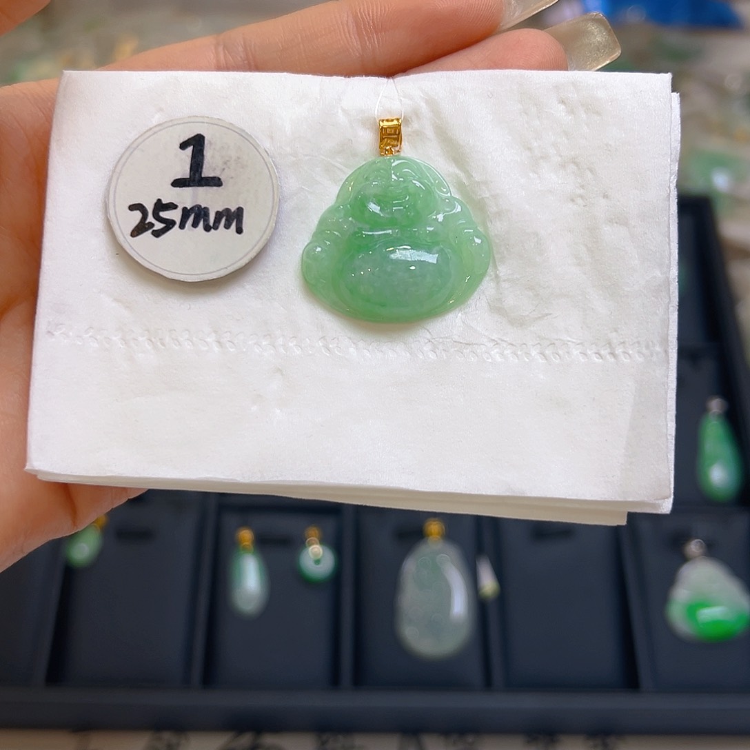 翡翠颈饰18K金镶嵌翡翠