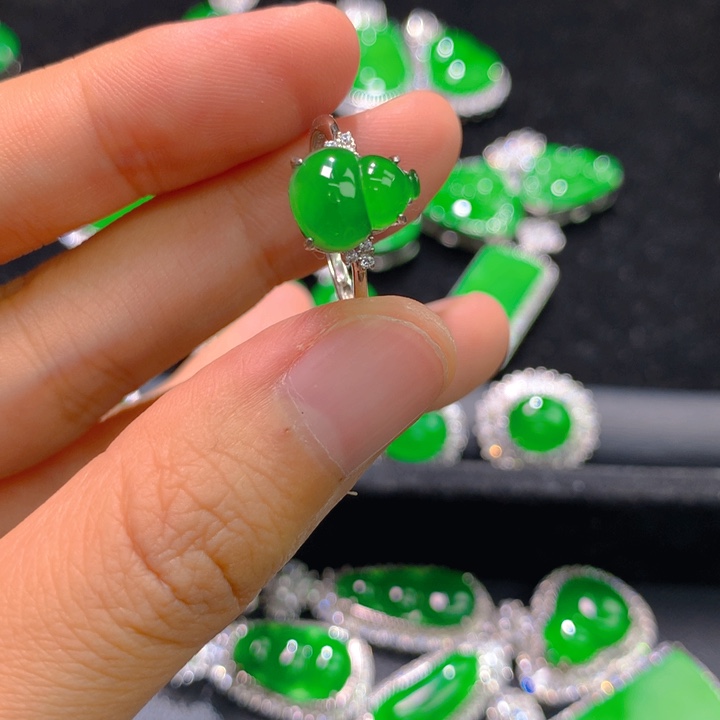 翡翠戒指银S925镶嵌一个