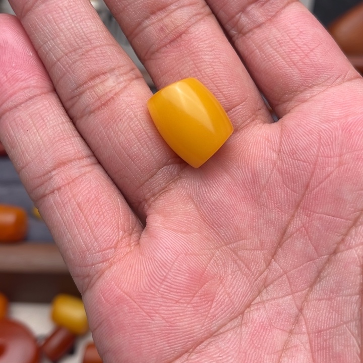 北***️琥珀未镶嵌裸石蜜蜡马蹄