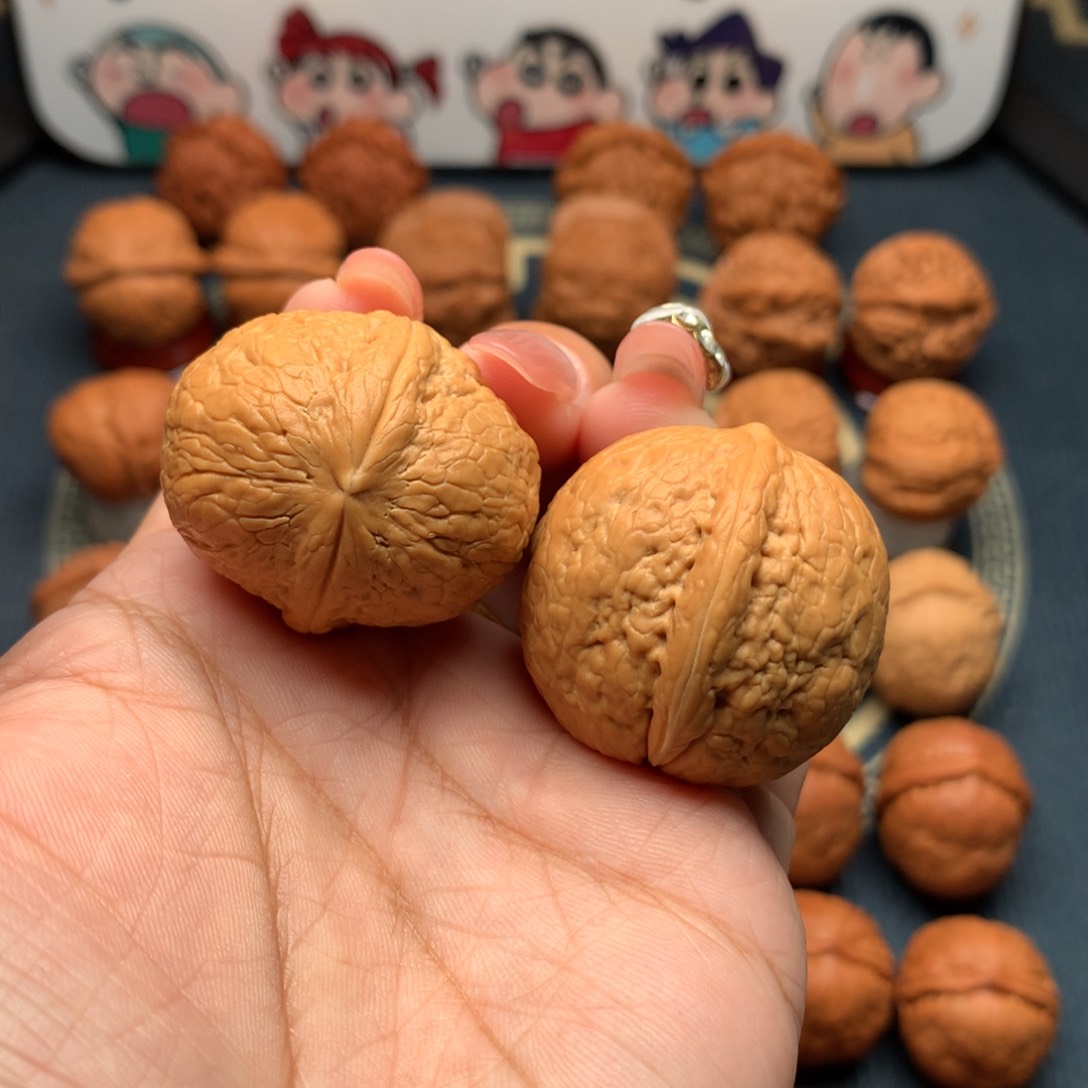 文玩核桃把件鸽子蛋