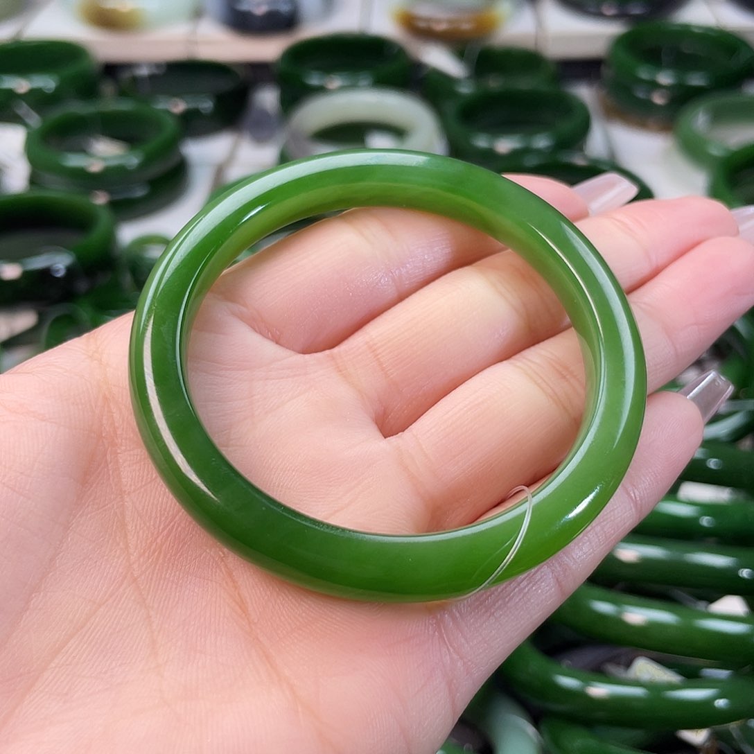 和田玉（碧玉）手镯未镶嵌