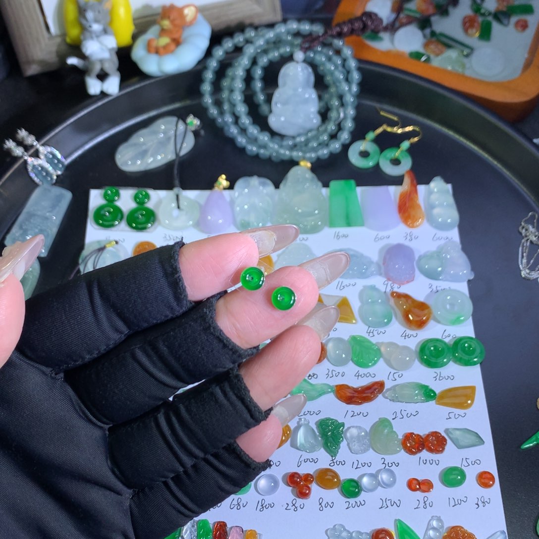 翡翠未镶嵌吊坠(不含链)绿扣子