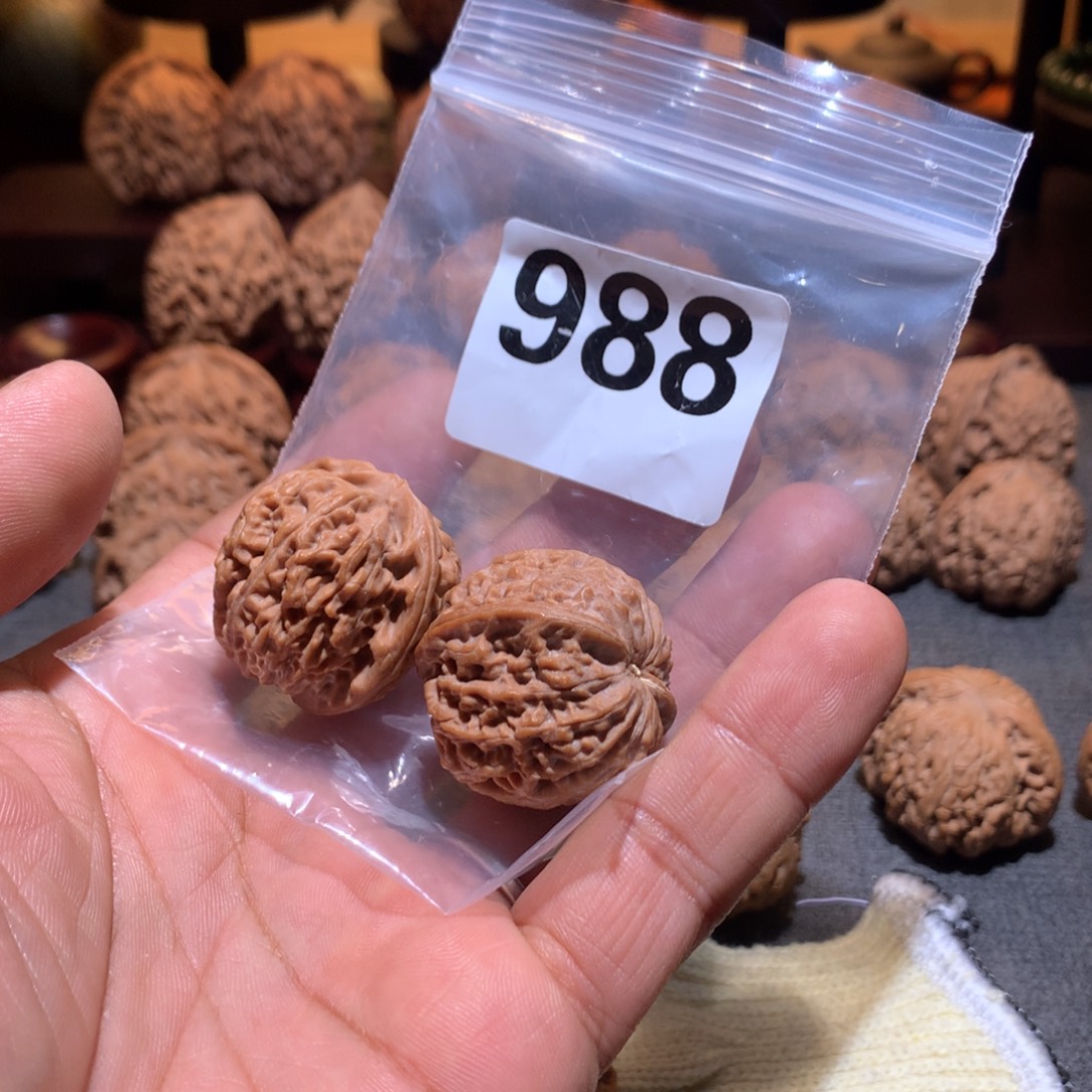 所***安桃核把件野生莲花988号