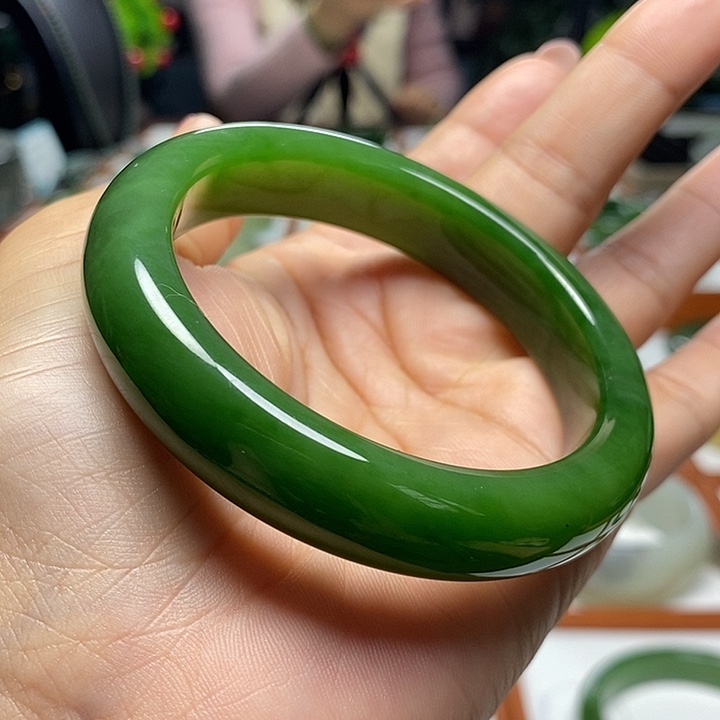 未镶嵌手镯和田玉（碧玉）