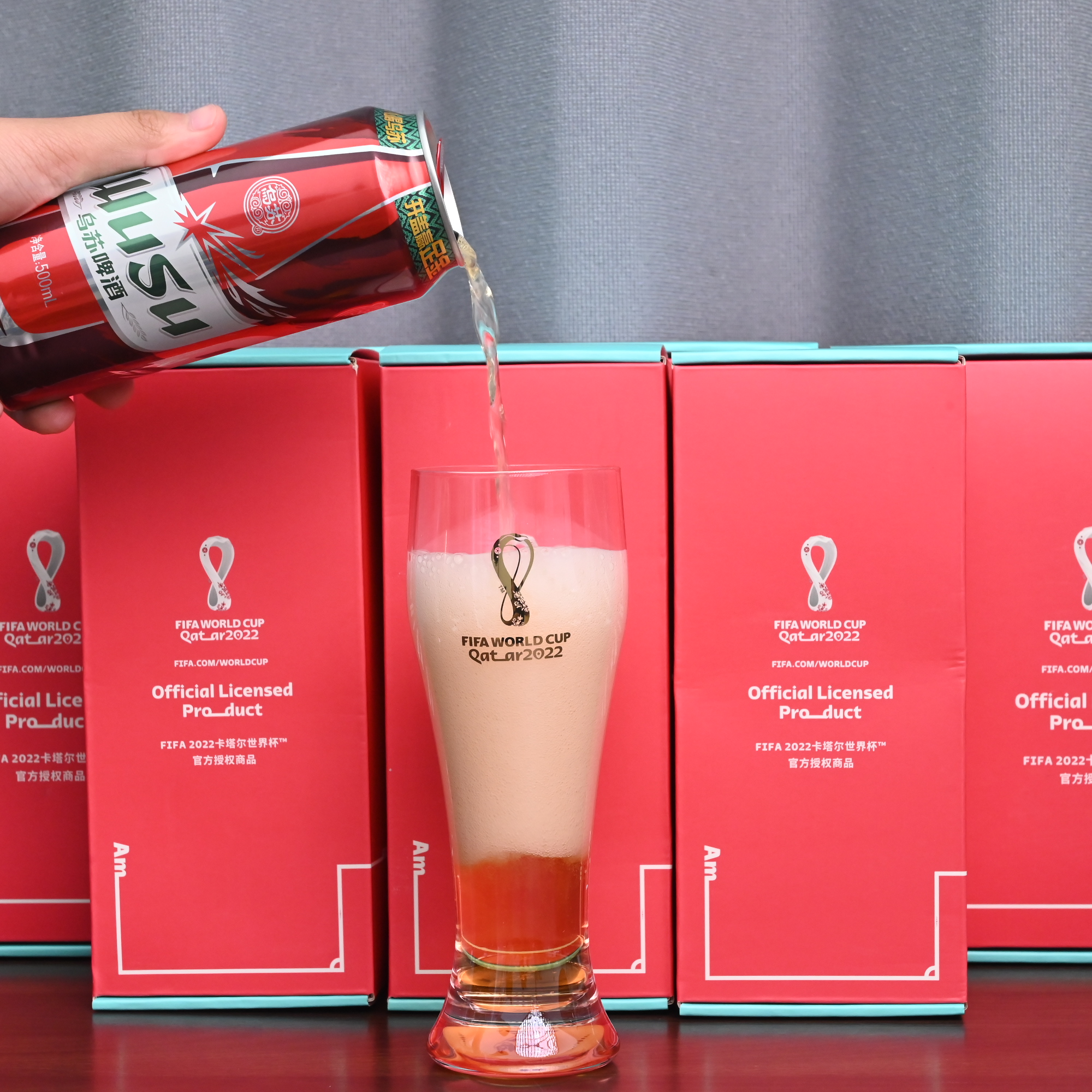 FIFA足球是世界杯正品啤酒杯 超薄速冷 镶嵌Ag999纯银纪念杯礼品
