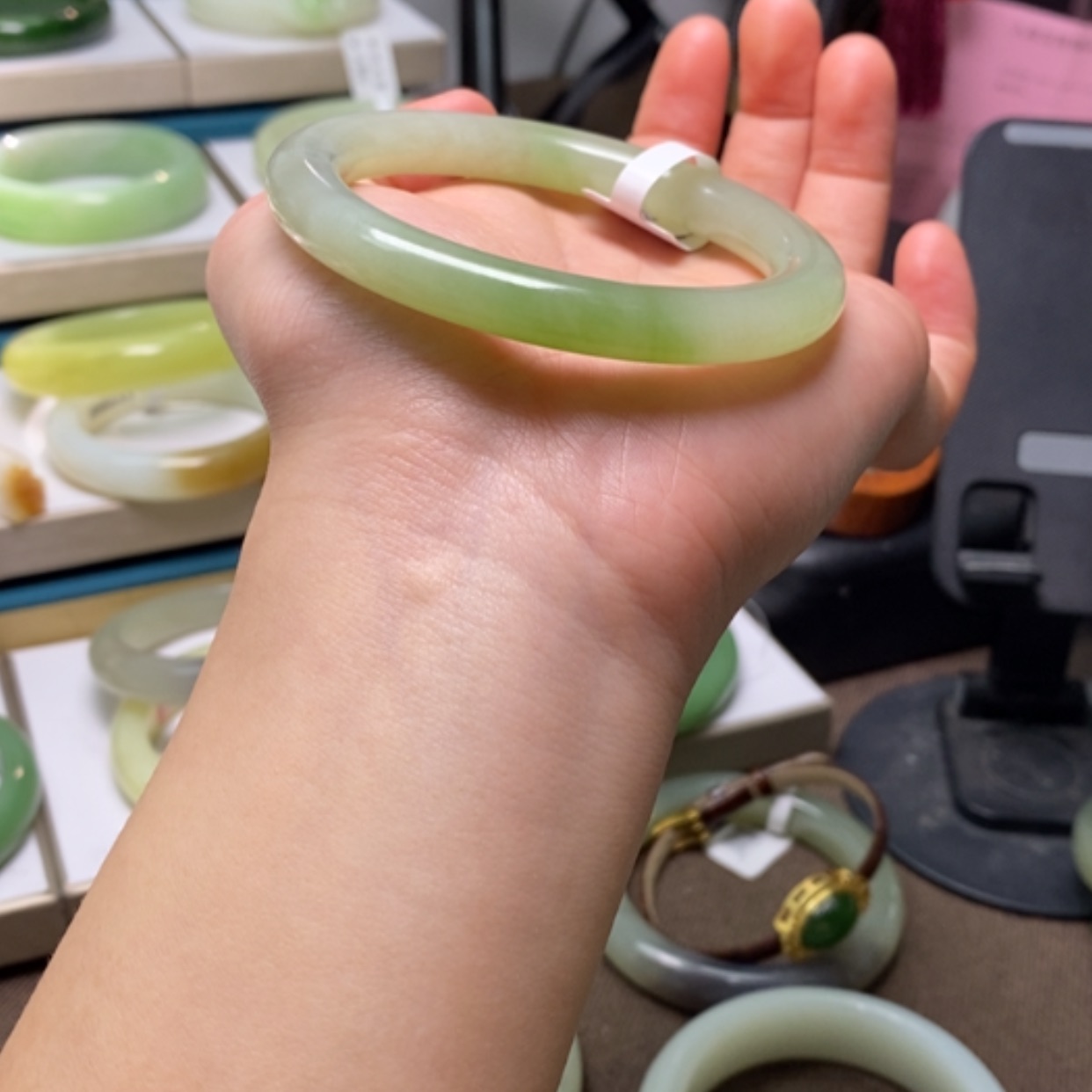 【闪购商品】和田玉手镯未镶嵌