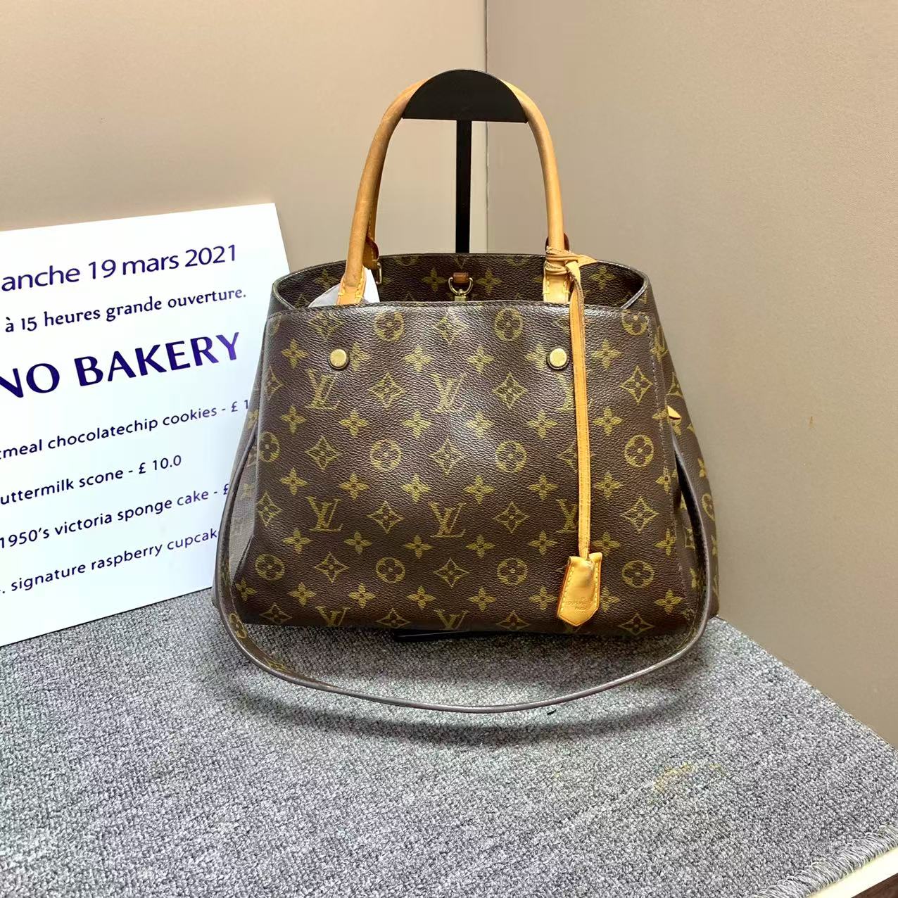 95新 LouisVuitton/路易威登 路易威登手提腋下包/lv中号蒙田