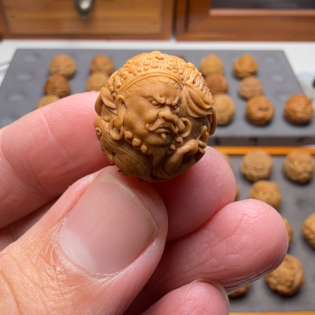 吊坠猴头核桃黄财神