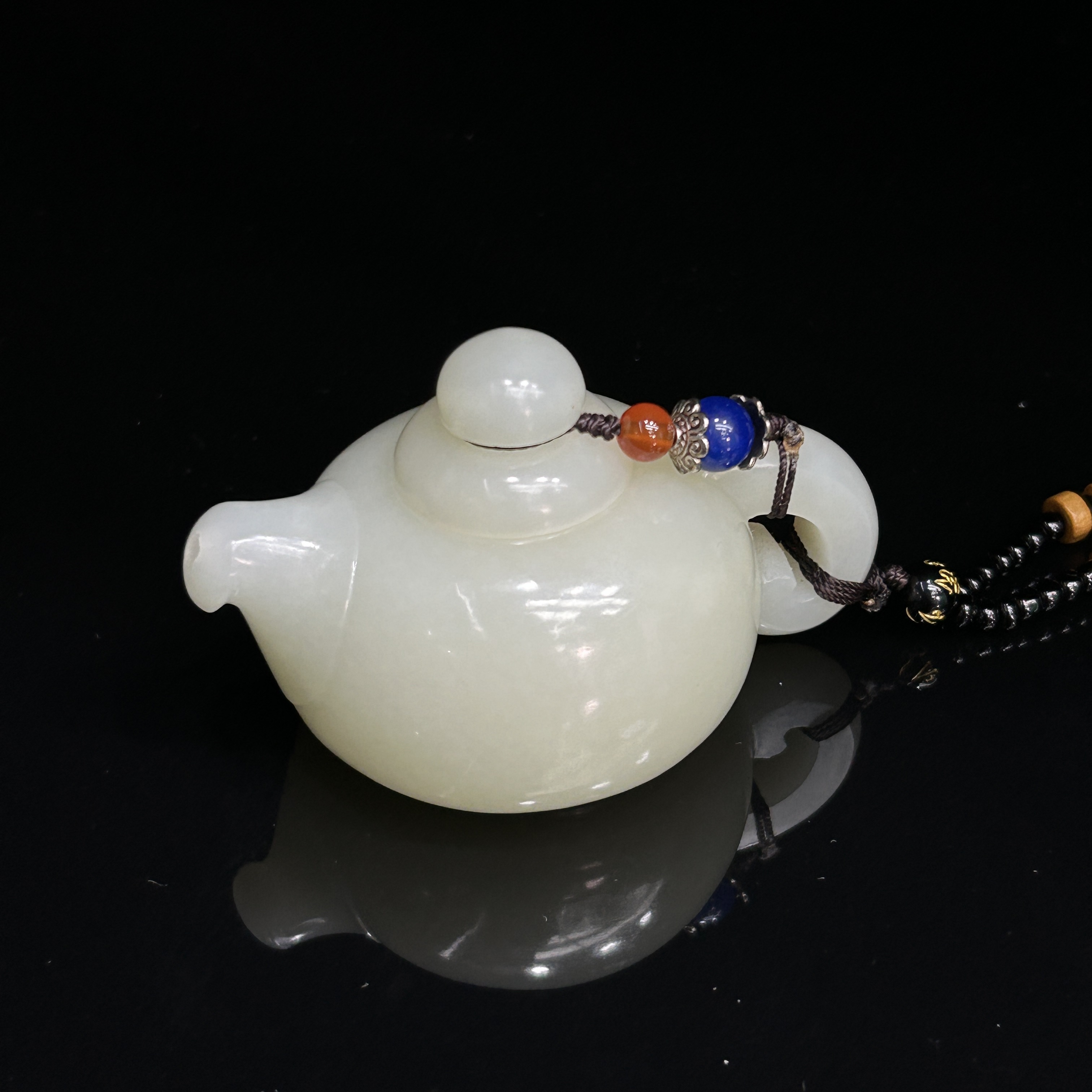 LOT.11/20世纪和田玉把把壶/430582