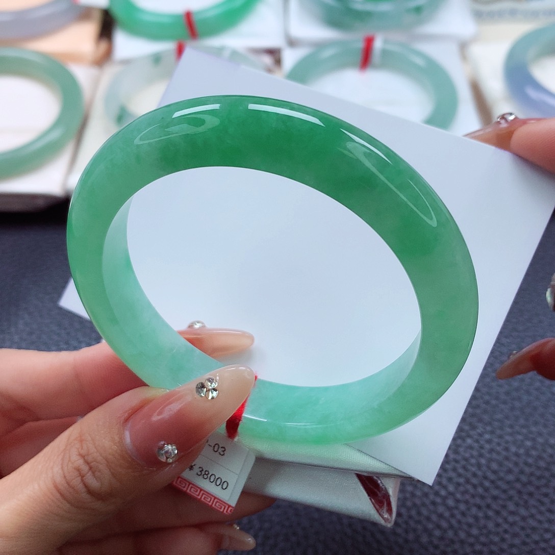 翡翠手镯未镶嵌56.57.58冰绿半山水辣绿 完美性比价高