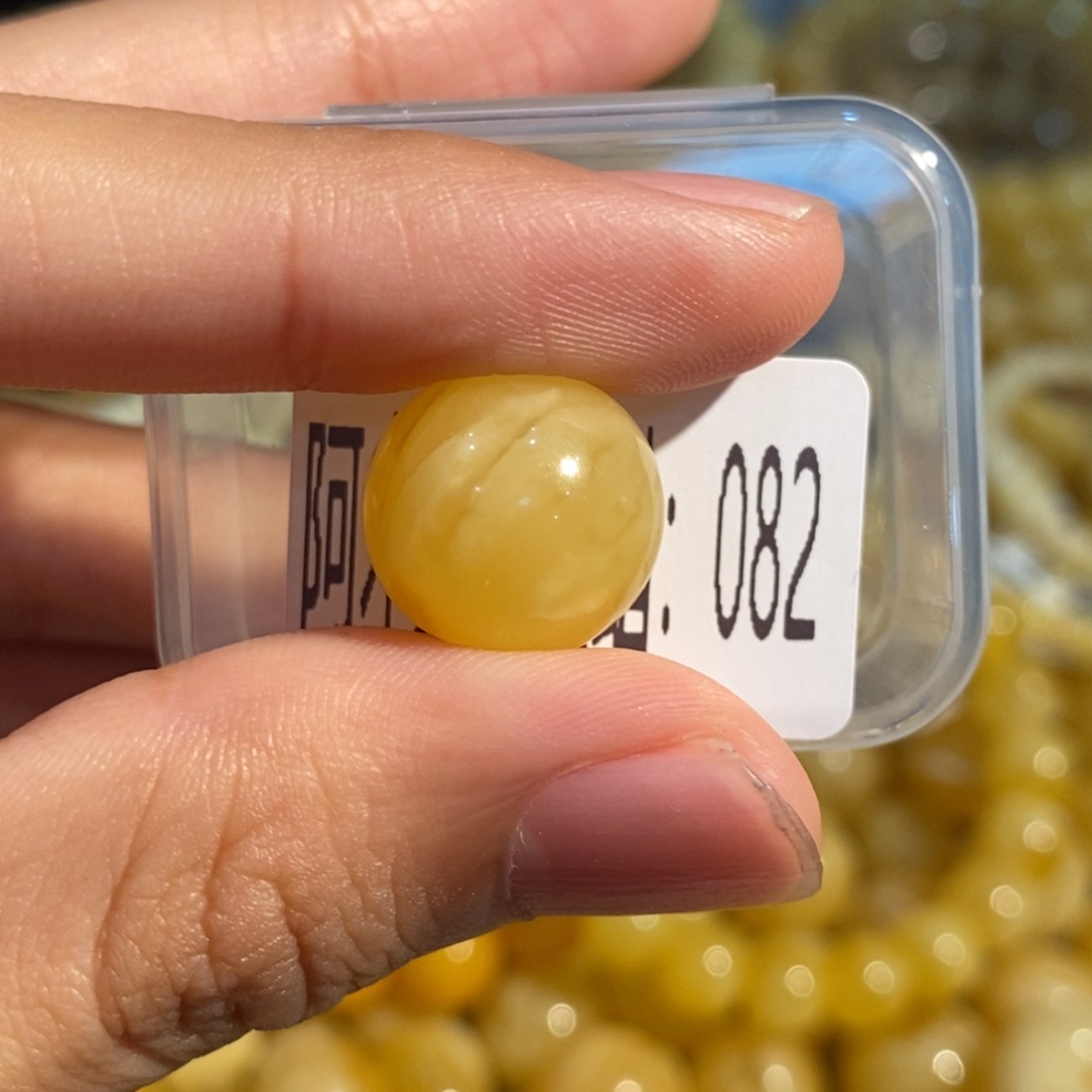 蜜蜡未镶嵌珠宝奇石082