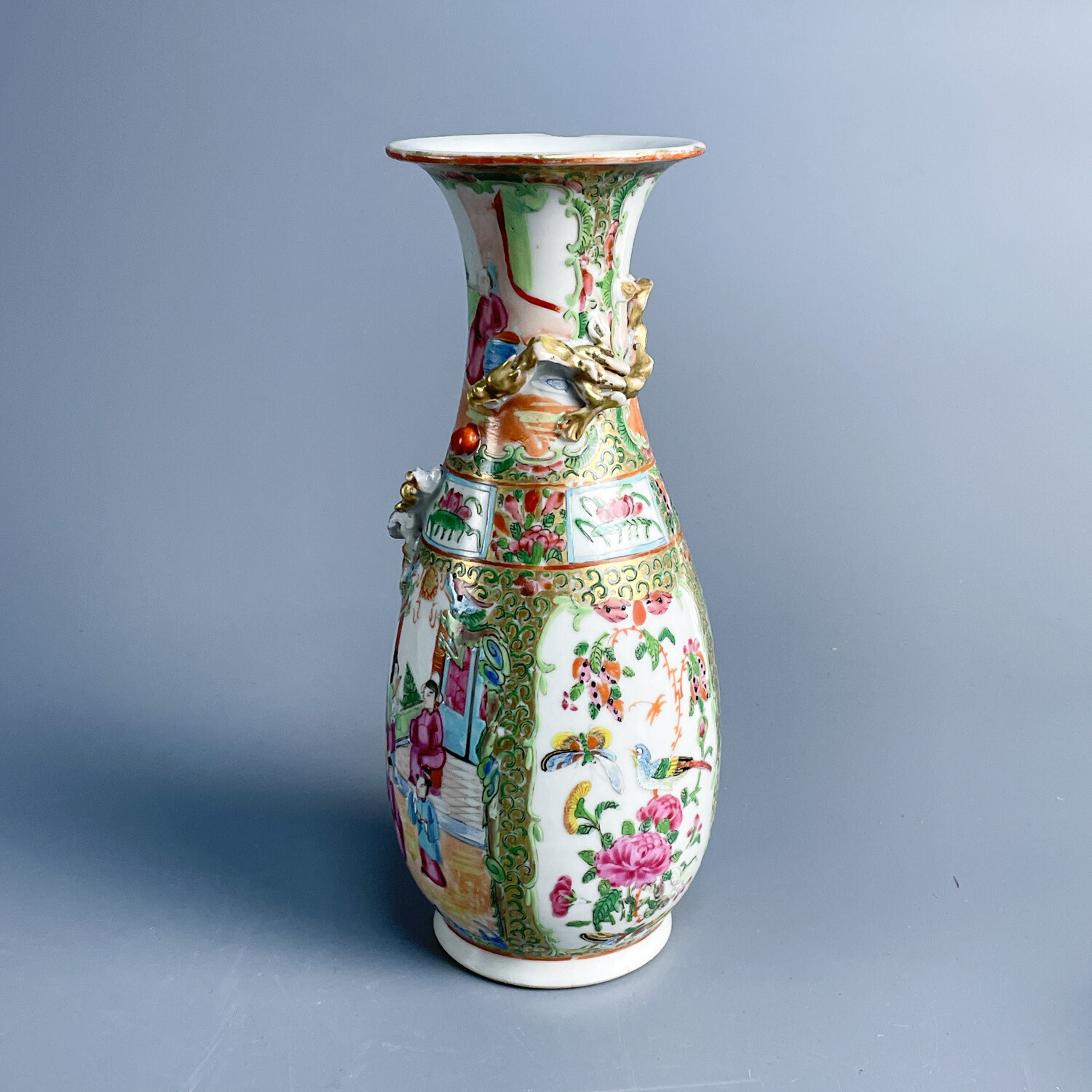 晚清广彩人物故事盘螭龙瓶2-M25KS001216