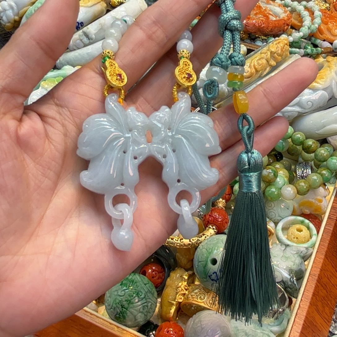翡翠颈饰未镶嵌待编款