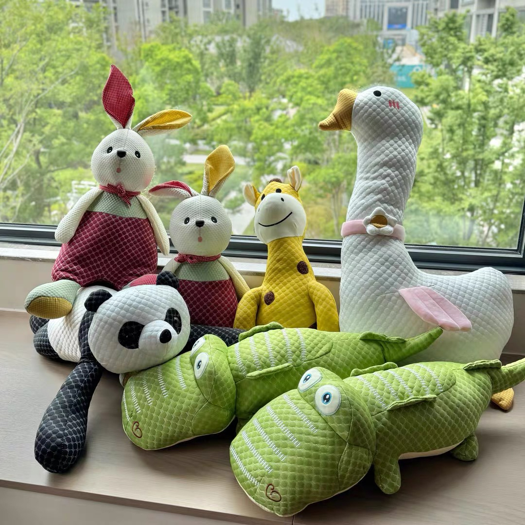 凉感冰豆豆抱枕兔子乌龟熊猫玩偶抱枕可作玩具睡觉夹腿靠垫