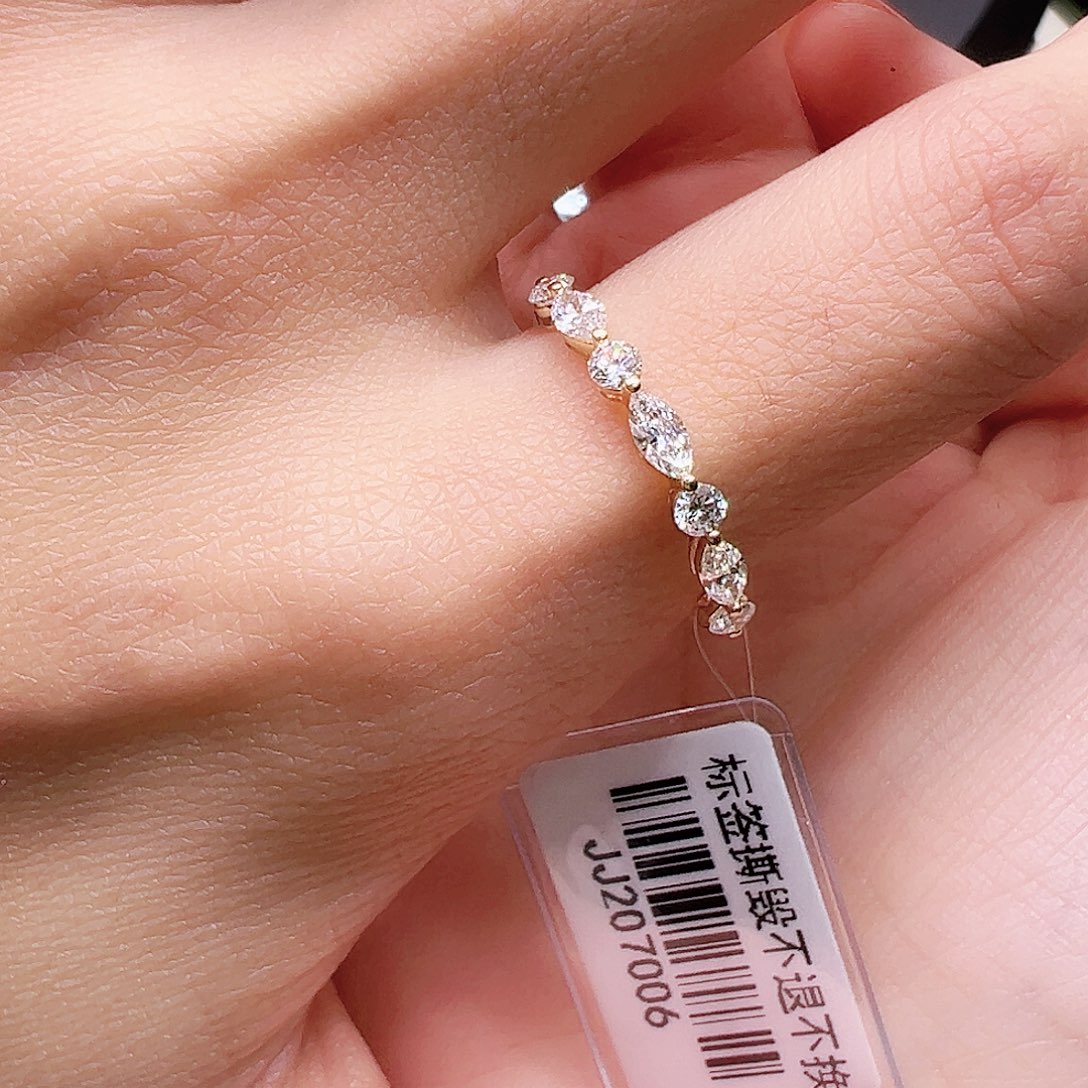 18K金镶嵌实验室培育钻石0.616ct K黄马眼形排戒15号圈口