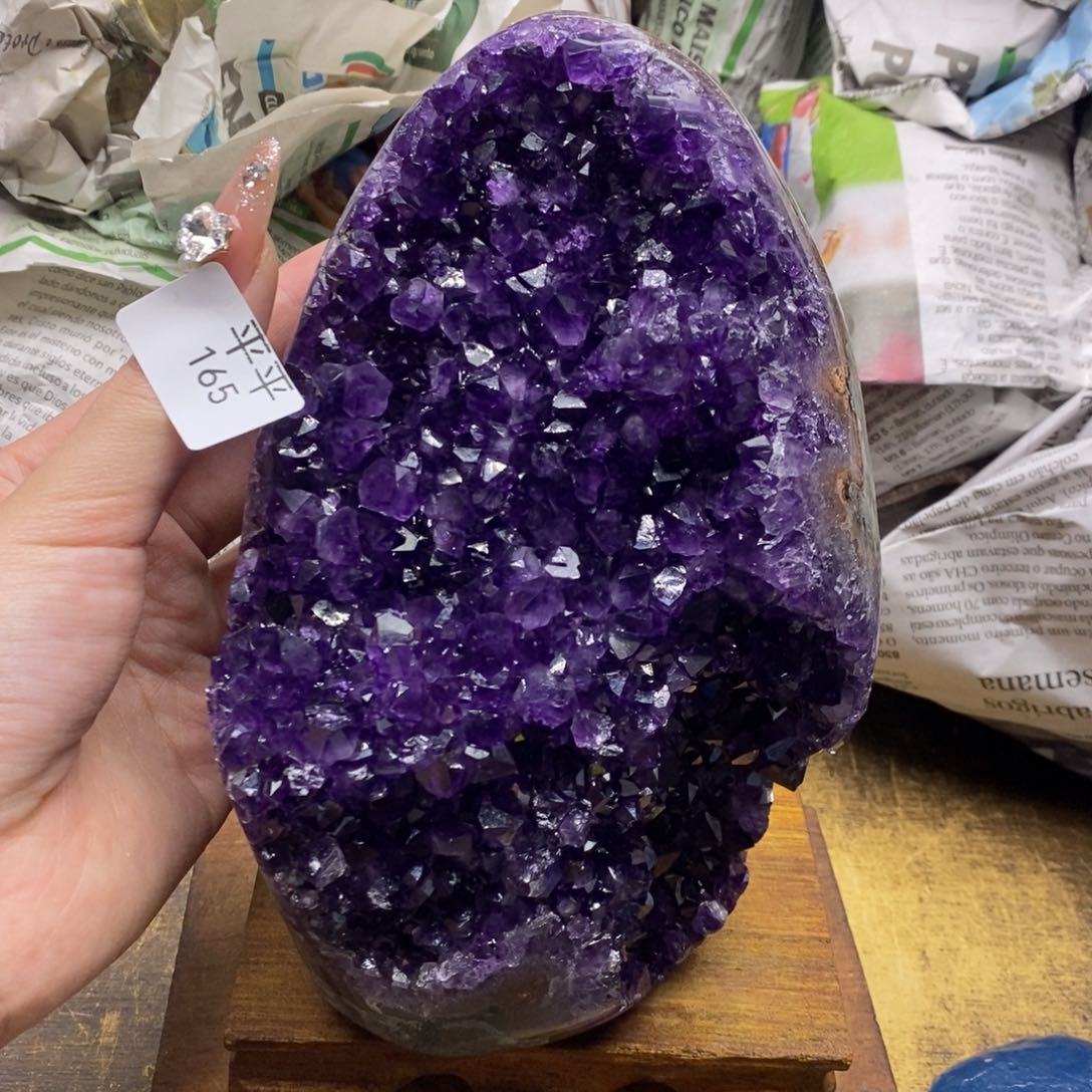 紫晶乌拉圭未镶嵌