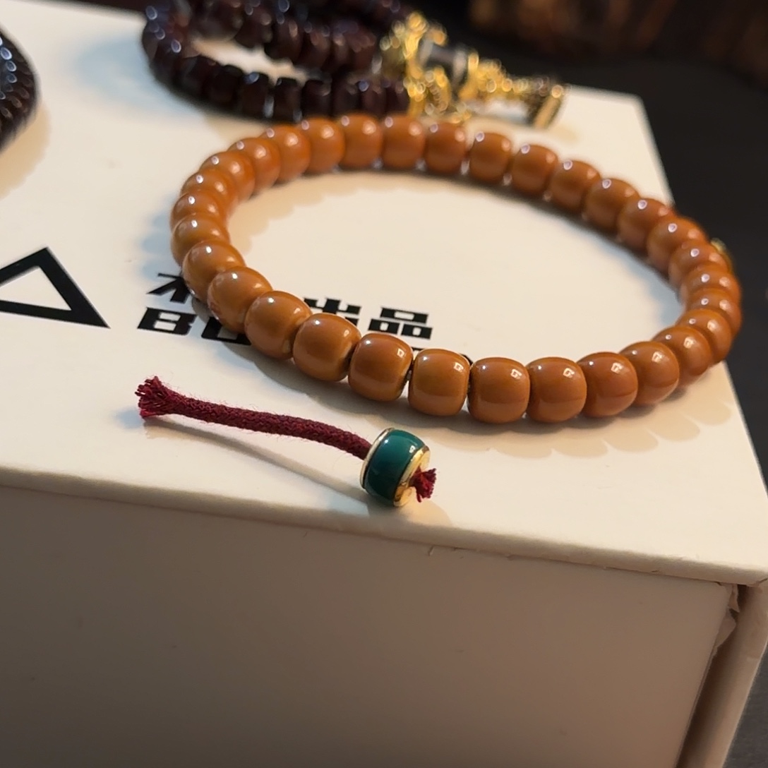 W***f手串橄榄核不晚出品