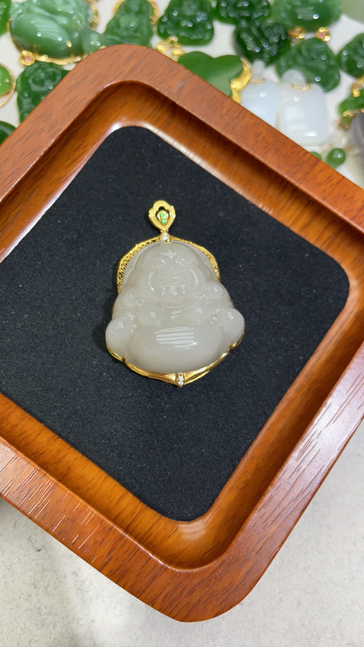 18K金藕粉佛公吊坠